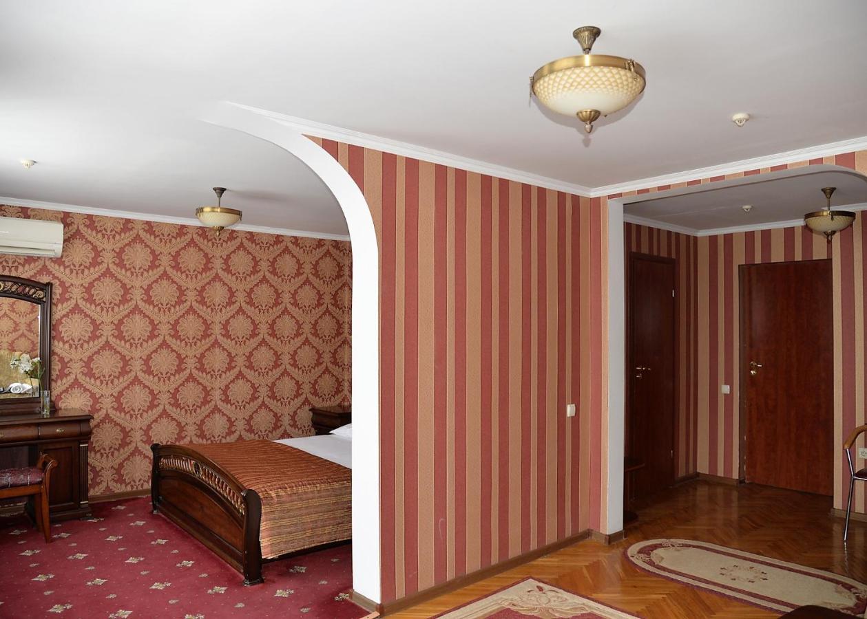 Луцьк Готель Світязь Lutsk Luaran gambar