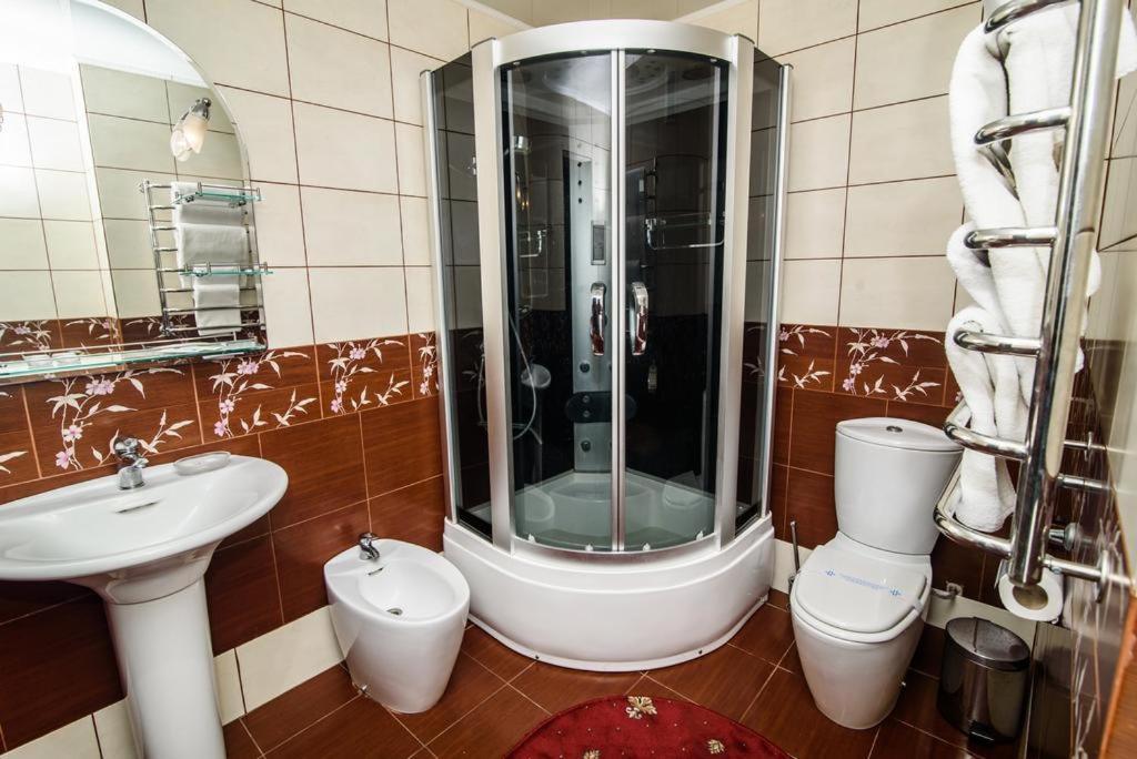 Луцьк Готель Світязь Lutsk Luaran gambar
